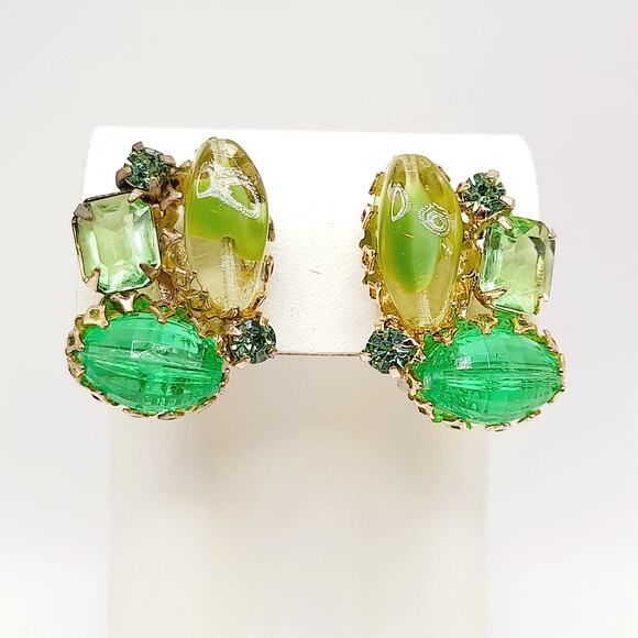 Vintage Green Glass Clip Earrings, Cupcake Setting, Mid-Century Jewelry - Picture 5 of 10